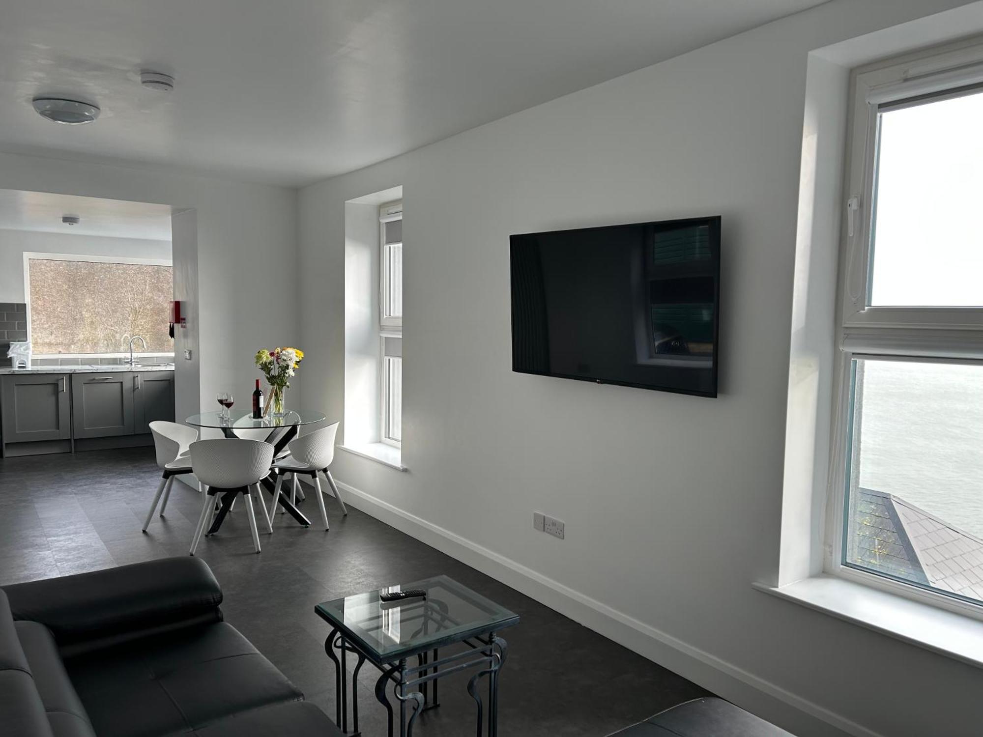 Bella Vista Hotel & Self Catering Suites Cobh Exterior photo