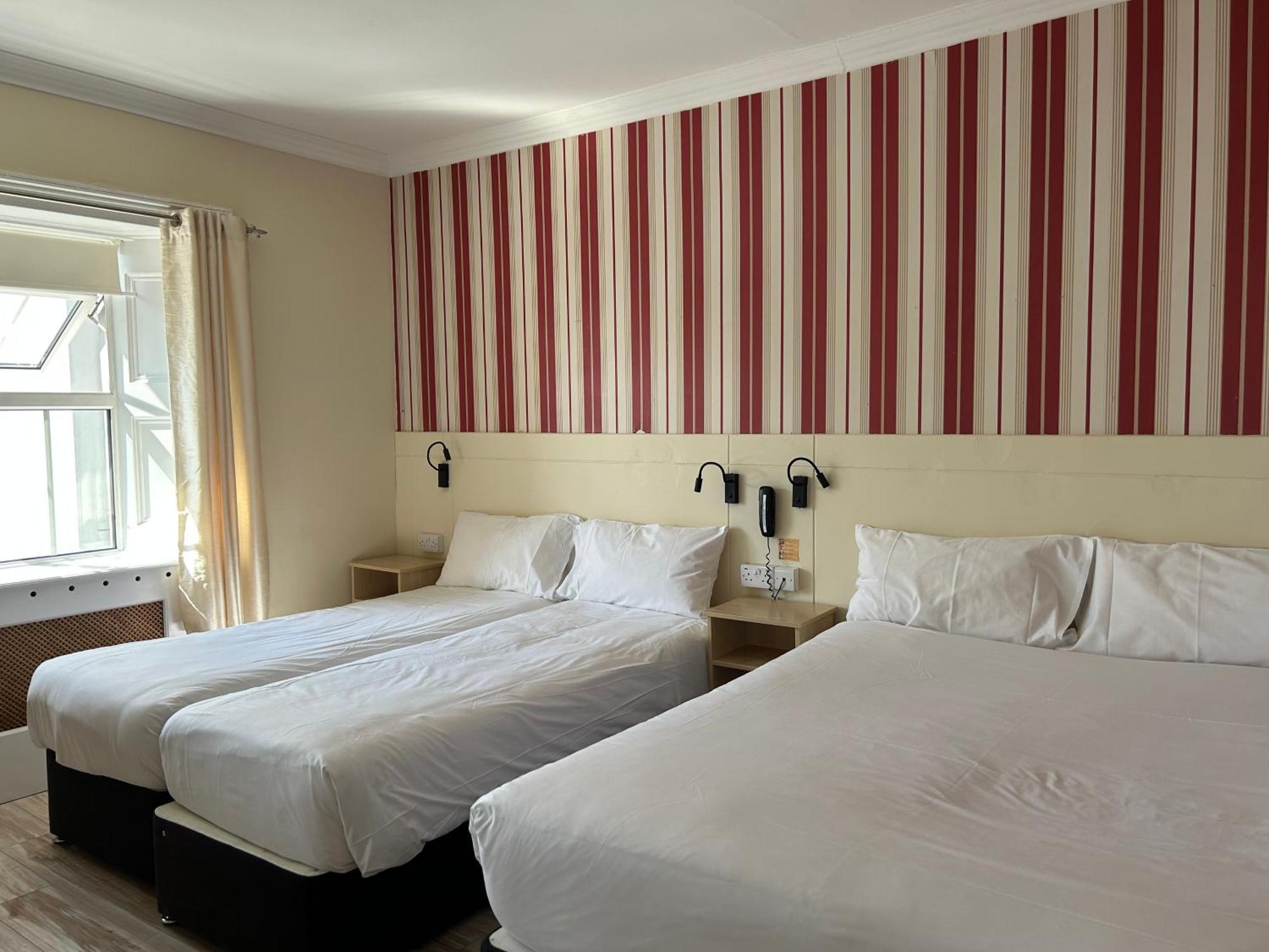Bella Vista Hotel & Self Catering Suites Cobh Exterior photo